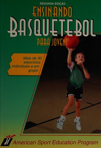 Ensinando basquetebol para jovens