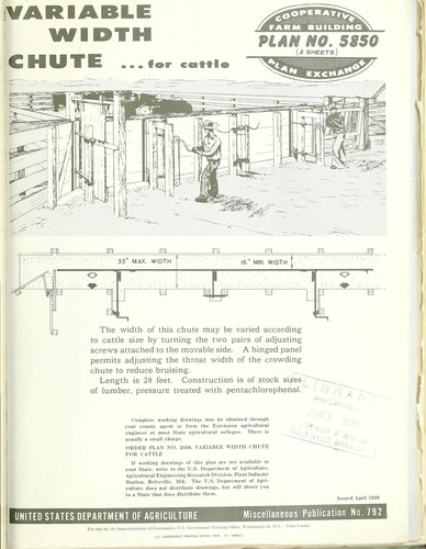 Variable width chute for cattle