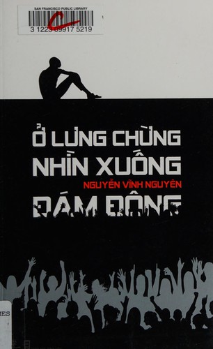 Ỏ lưng chừng nhìn xuống đám đông