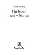 Un barco azul y blanco